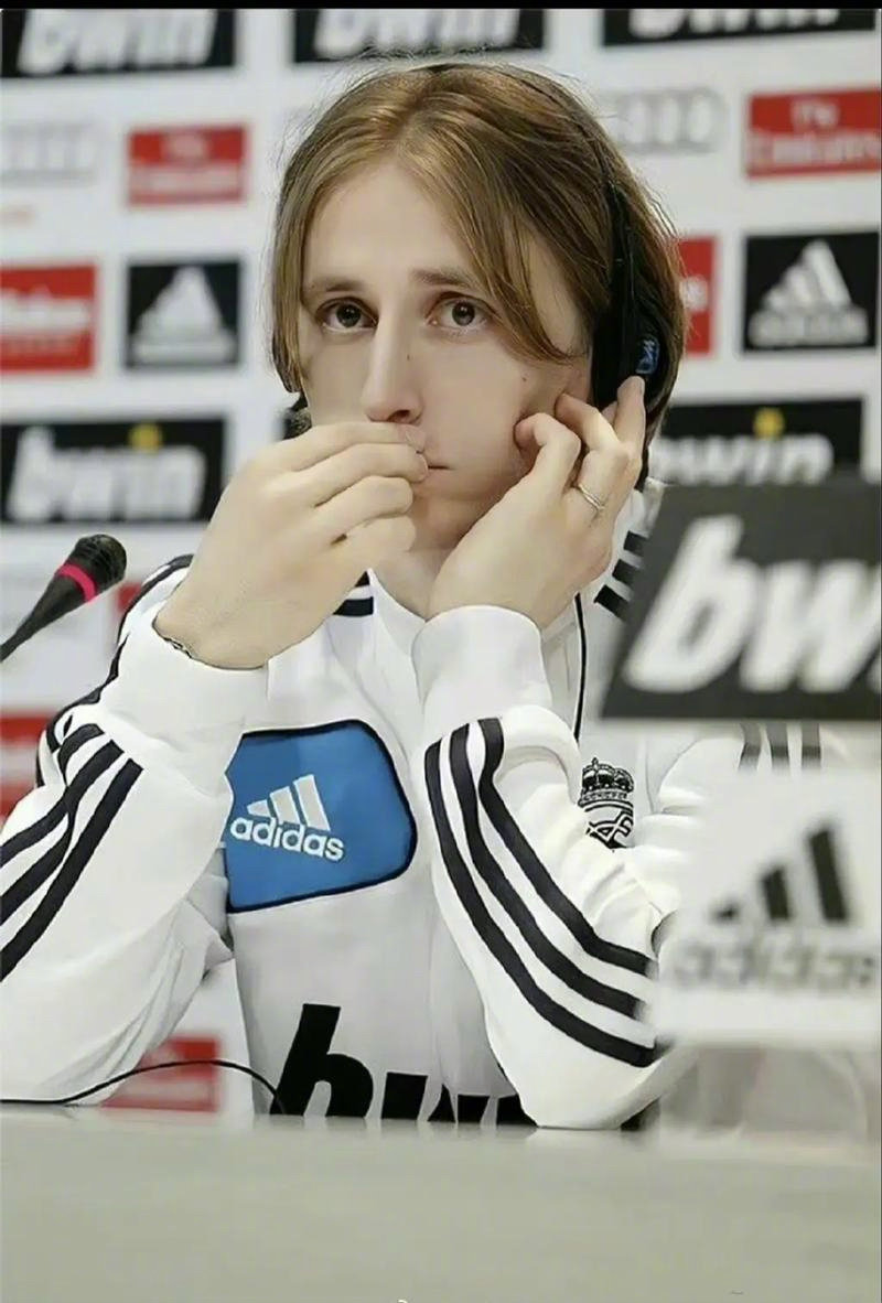 FC首尔官方：我们向球迷致歉，亚冠战绩低迷理应接受批评